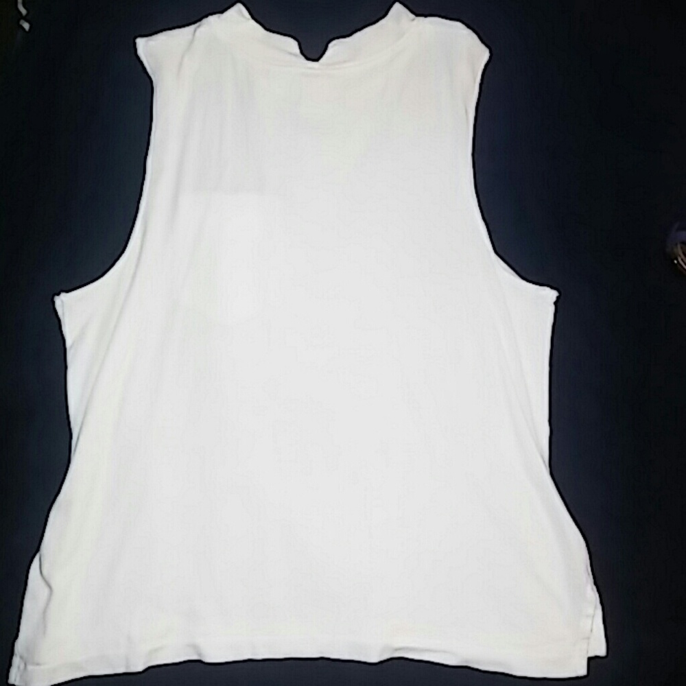 Trendy Top - Picture 4 of 4